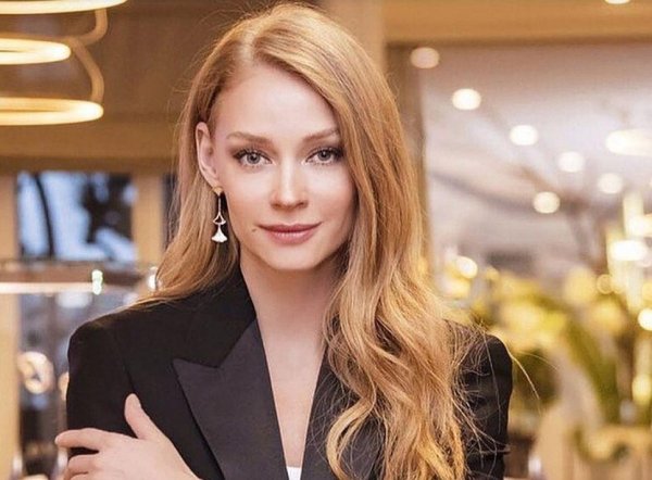 Ходченковой стыдно за себя молодую или почему видео из 2000-х заставило ее краснеть?  Ходченковой стыдно за себя молодую или почему видео из 2000-х заставило ее краснеть?