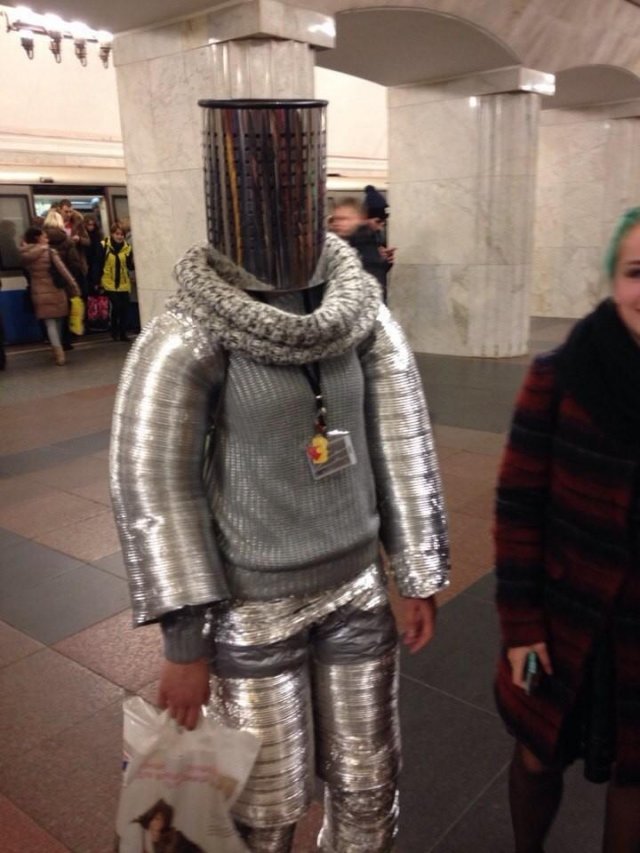 Метро - это параллельная реальность (30 фото)