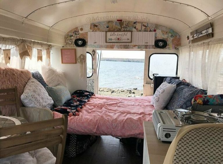 Юная американка предпочла университету жизнь на колесах (13 фото)