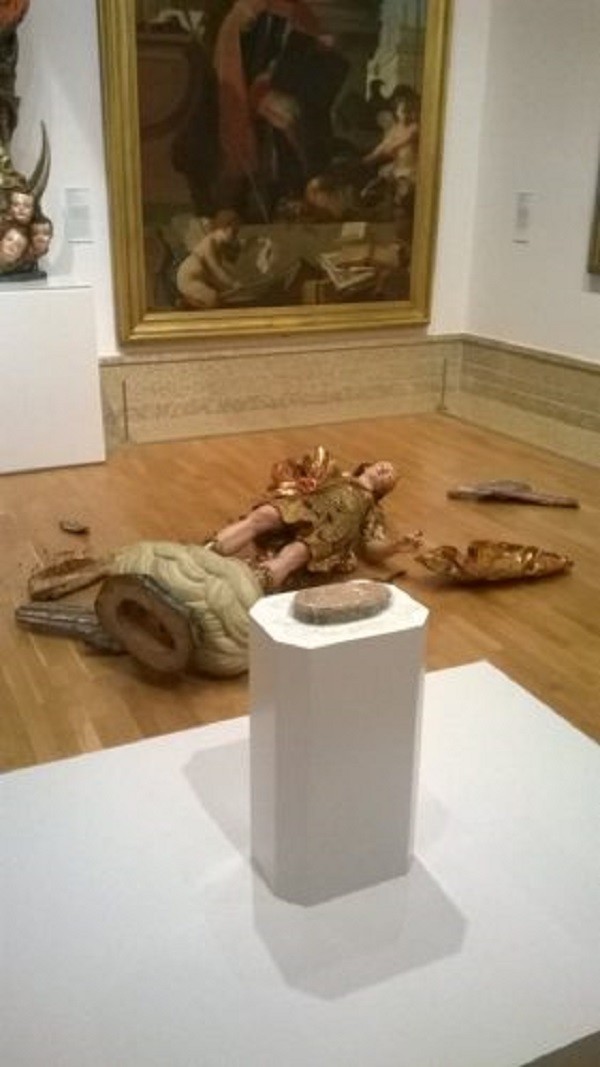 Именно из-за таких людей во многих странах недолюбливают туристов (23 фото) Именно из-за таких людей во многих странах недолюбливают туристов (23 фото)