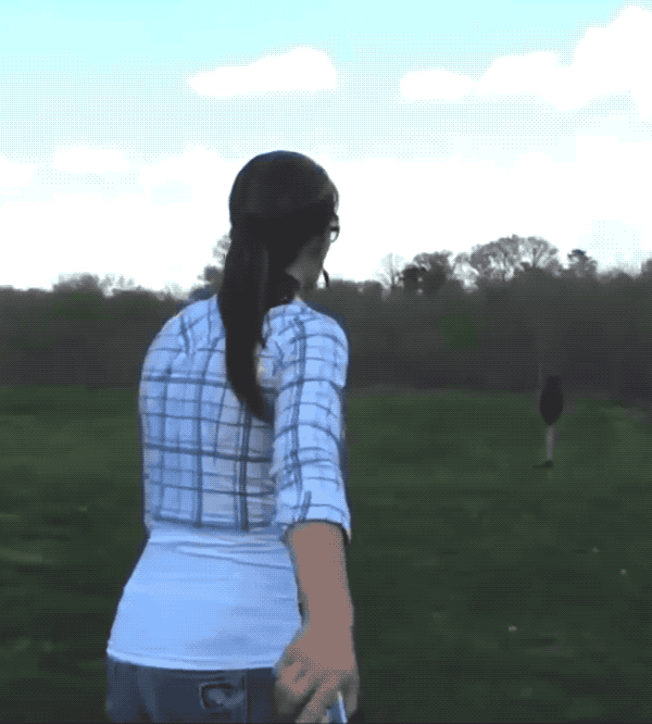 Девушки и оружие - не всегда совместимые понятия (18 гифок)