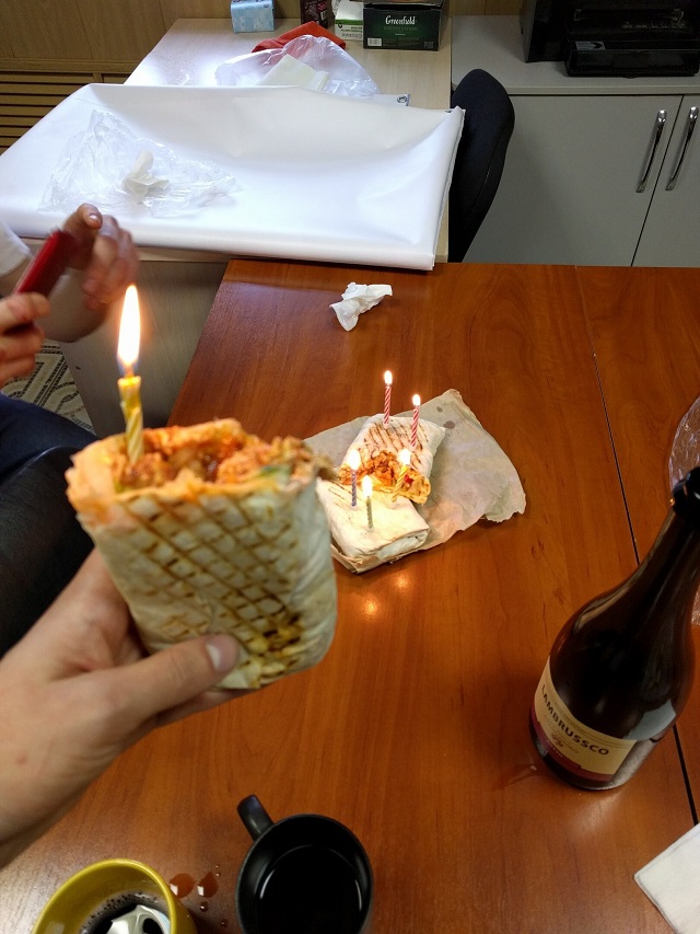 Юмор на тему "как прожить на 3 000 рублей в месяц" (21 фото)