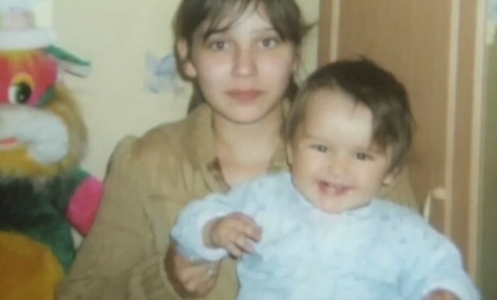 Родила в 11: несколько историй мам-подростков (6 фото)