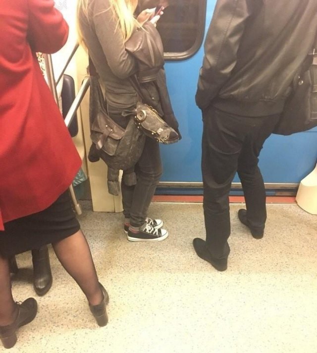 Метро - это параллельная реальность (30 фото)