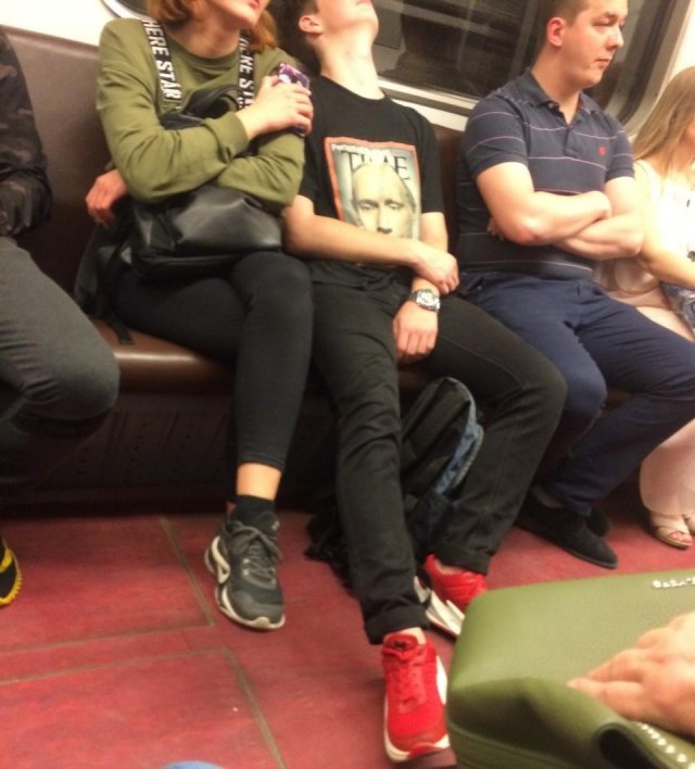 Метро - это параллельная реальность (30 фото)