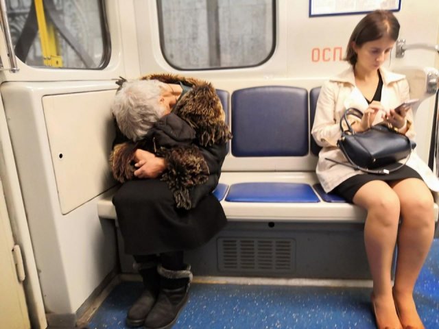 Метро - это параллельная реальность (30 фото)