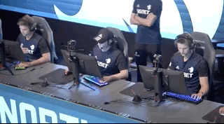 Полная синхронизация (14 гифок)