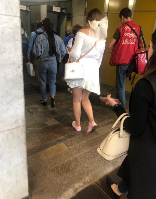 Метро - это параллельная реальность (30 фото)