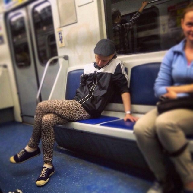 Метро - это параллельная реальность (30 фото)