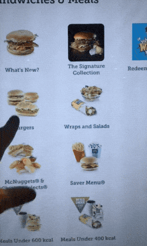 Прекрати снимать и лучше помоги мне! (17 гифок)