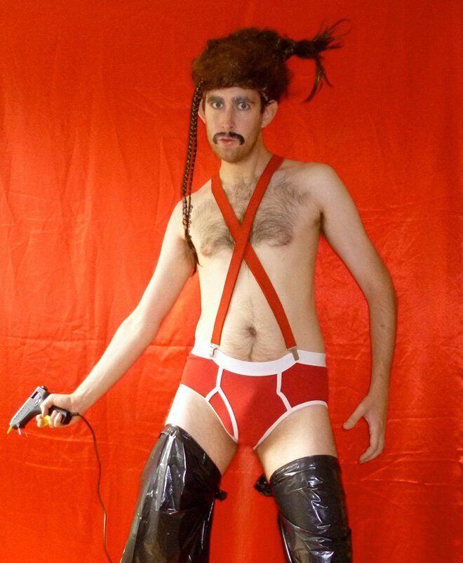 Шон Коннери в "мужском бикини" - мечта косплейщика (21 фото)