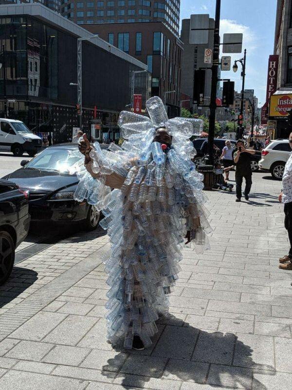 Люди, ставшие жертвами моды (17 фото)