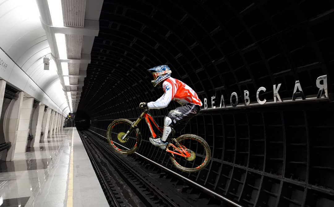 В Интернете пользователи «поиграли» с названиями станций метро (19 фото)