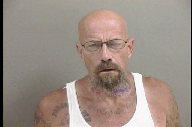 В США полиция объявила в розыск двойника Уолтера Уайта из "Во все тяжкие" (2 фото) В США полиция объявила в розыск двойника Уолтера Уайта из "Во все тяжкие" (2 фото)