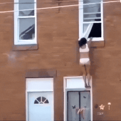 Прекрати снимать и лучше помоги мне! (17 гифок)