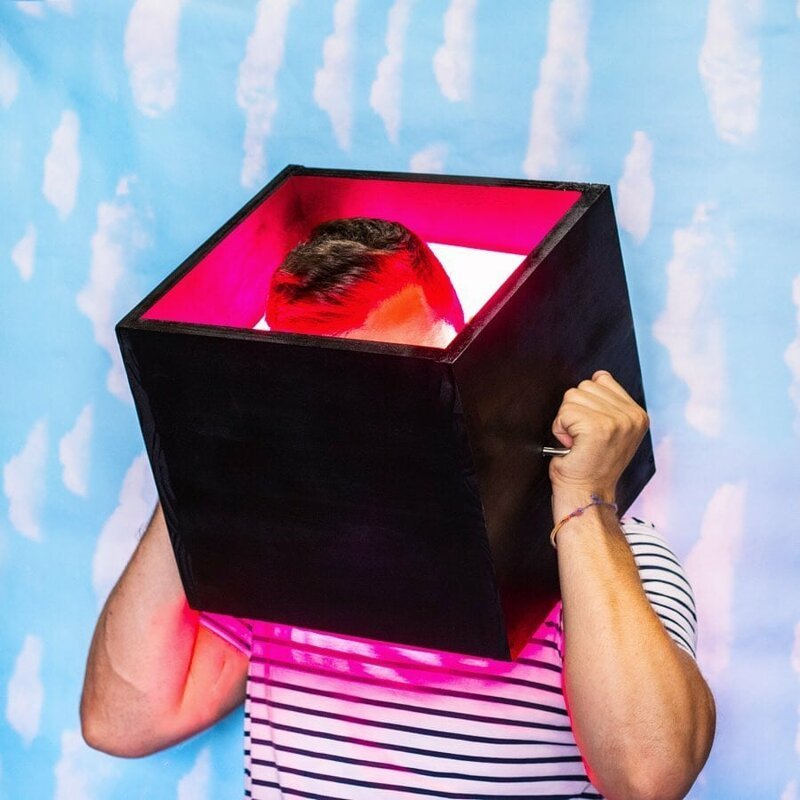 18 бесполезных изобретений от дизайнера, который придумывает проблемы ради их решения (36 фото) 18 бесполезных изобретений от дизайнера, который придумывает проблемы ради их решения (36 фото)