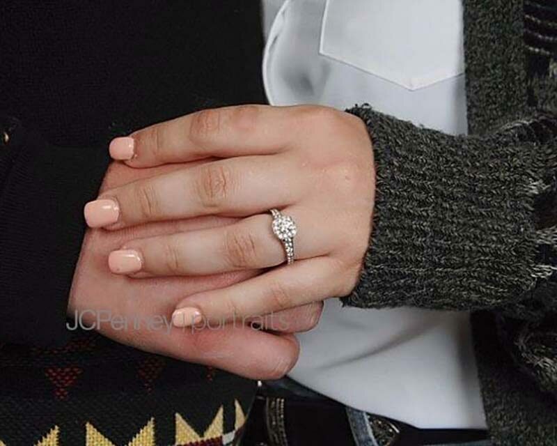 Помолвочные фотографии этой парочки стали вирусными в Сети (16 фо5то) Помолвочные фотографии этой парочки стали вирусными в Сети (16 фо5то)