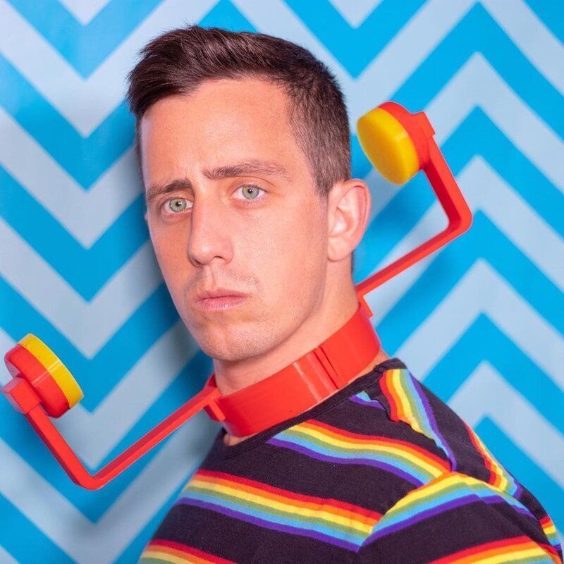 18 бесполезных изобретений от дизайнера, который придумывает проблемы ради их решения (36 фото) 18 бесполезных изобретений от дизайнера, который придумывает проблемы ради их решения (36 фото)