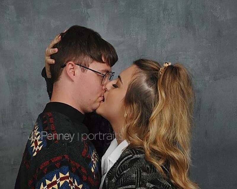 Помолвочные фотографии этой парочки стали вирусными в Сети (16 фо5то) Помолвочные фотографии этой парочки стали вирусными в Сети (16 фо5то)