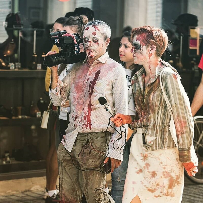 Парад живых мертвецов: в Страсбурге прошло масштабное шествие зомби (49 фото)