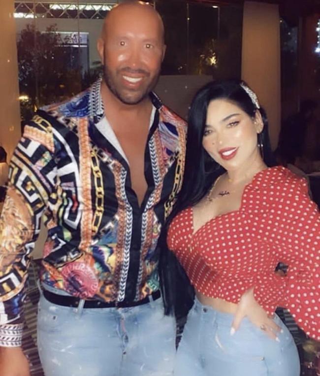 В Инстаграме нужно выглядеть "красиво" (24 фото)