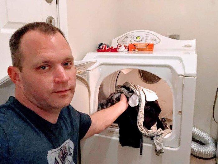 Вот какие фотки надо присылать девушкам в личку (16 фото)