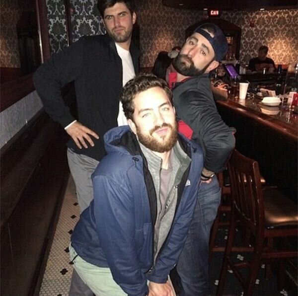 Как бы выглядели парни, если бы фотографировались как девушки (14 фото)