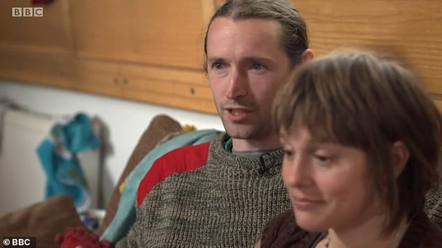 Родители полтора года скрывают пол своего ребенка и называют его «они» (4 фото) Родители полтора года скрывают пол своего ребенка и называют его «они» (4 фото)