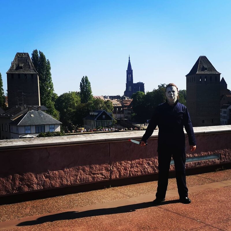 Парад живых мертвецов: в Страсбурге прошло масштабное шествие зомби (49 фото)