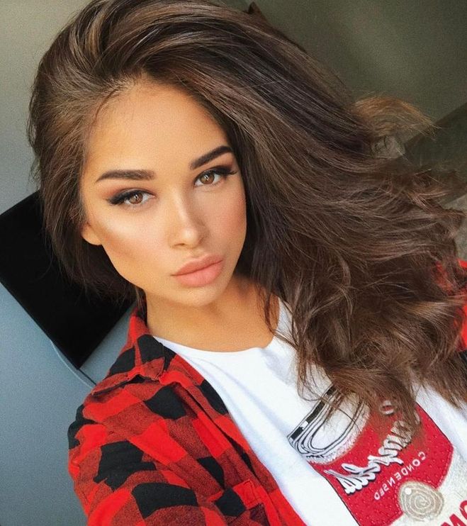 гламурная красотка с пухлыми губками