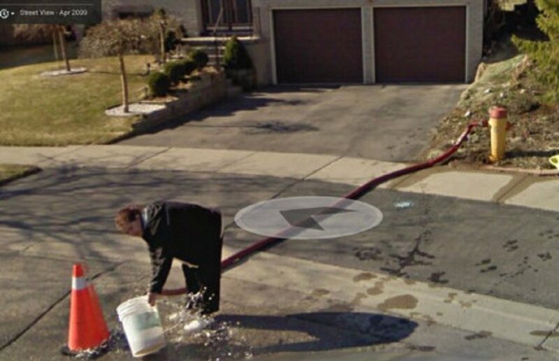 Снимки Google Street View помогают вновь встретиться с любимыми (17 фото)