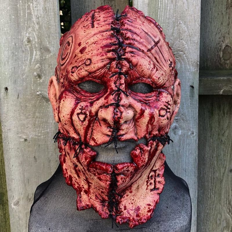 Жуткие маски прямиком из ночных кошмаров (13 фото)