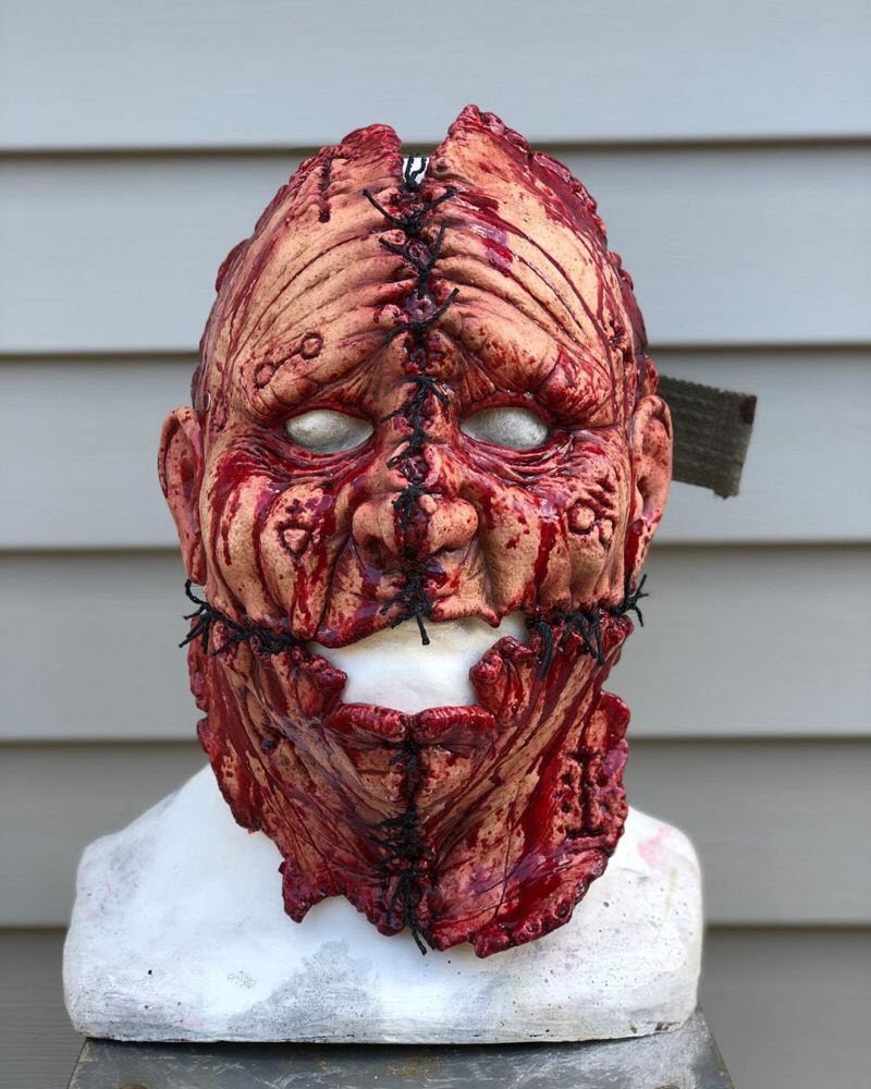 Жуткие маски прямиком из ночных кошмаров (13 фото)