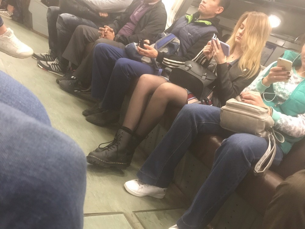 Беспощадная мода обитателей метрополитена (30 фото)