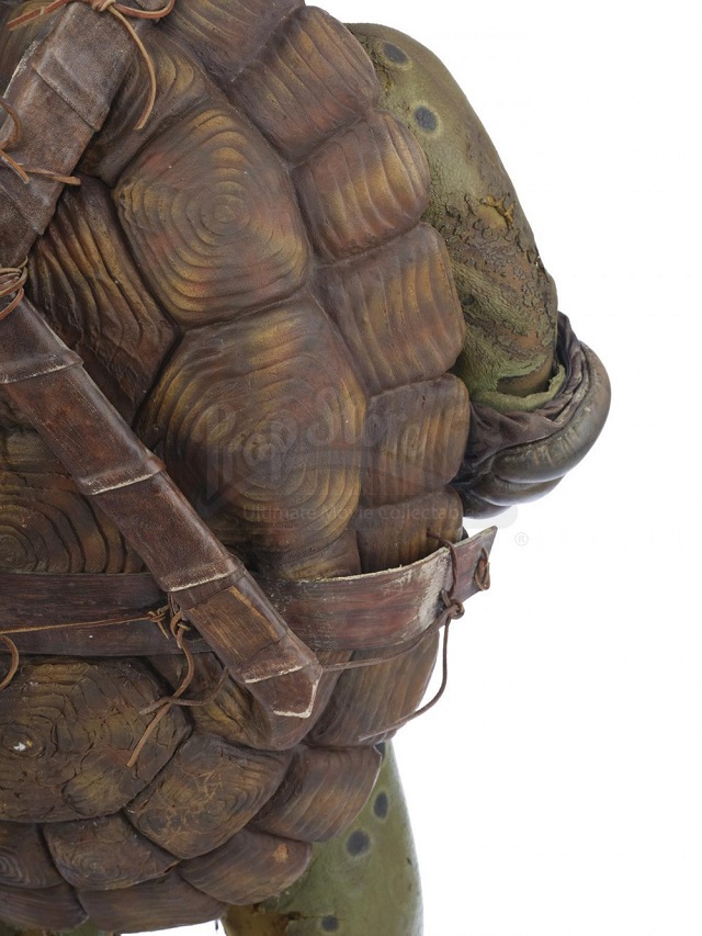 Интересно, почему никто не хочет купить этот костюм Леонардо из "Черепашек-ниндзя"? (7 фото)