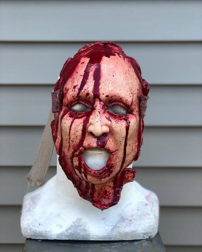 Жуткие маски прямиком из ночных кошмаров (13 фото)