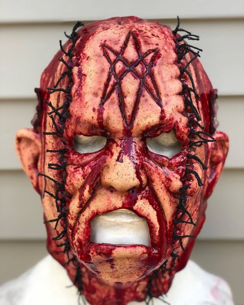 Жуткие маски прямиком из ночных кошмаров (13 фото)