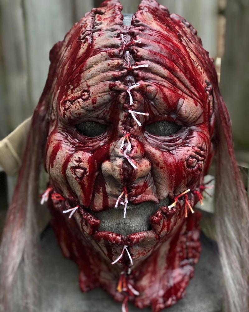 Жуткие маски прямиком из ночных кошмаров (13 фото)