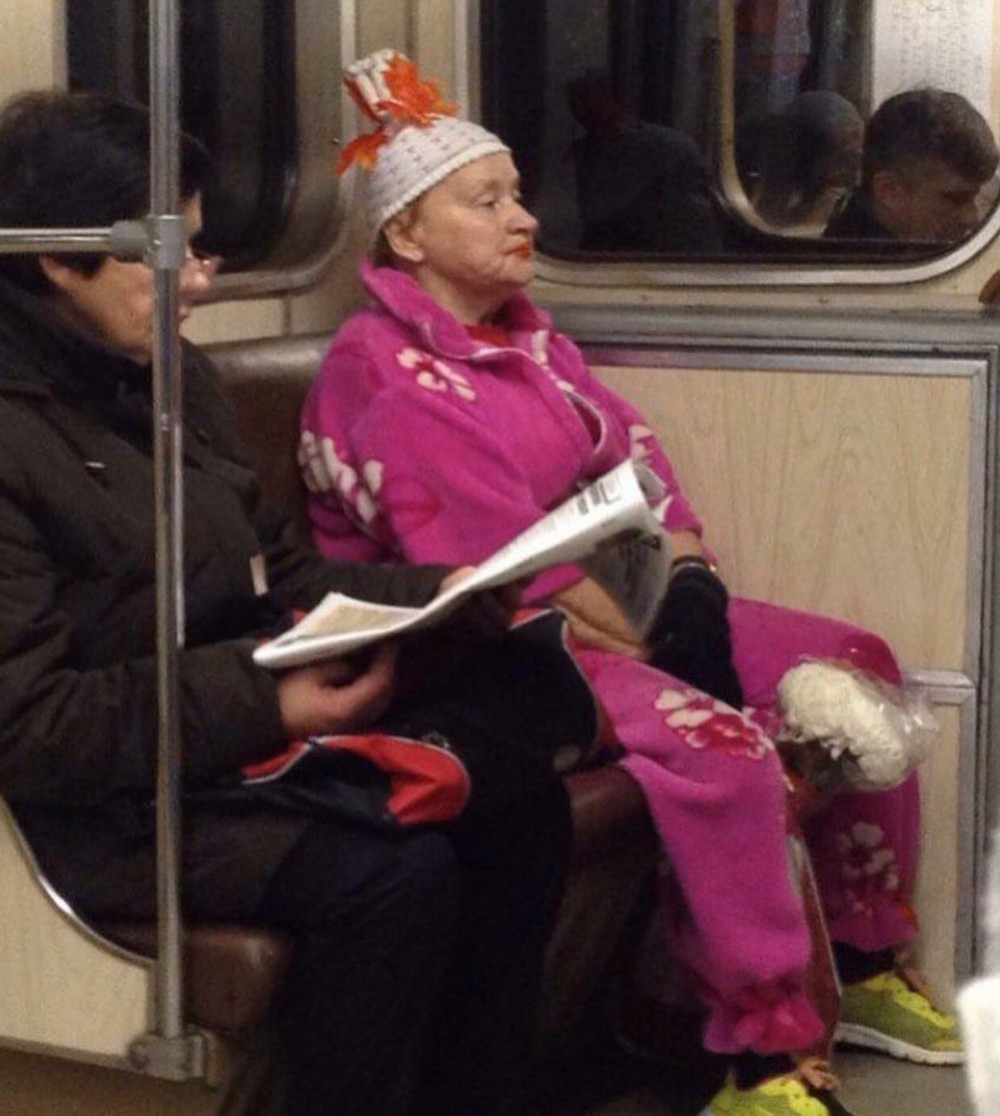 Беспощадная мода обитателей метрополитена (30 фото)