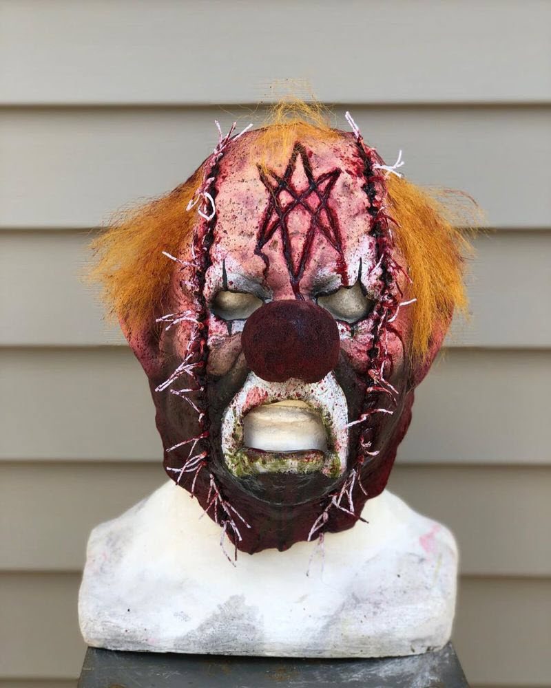 Жуткие маски прямиком из ночных кошмаров (13 фото)