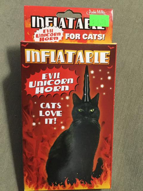 Безумные находки из секонд-хендов и барахолок (20 фото)