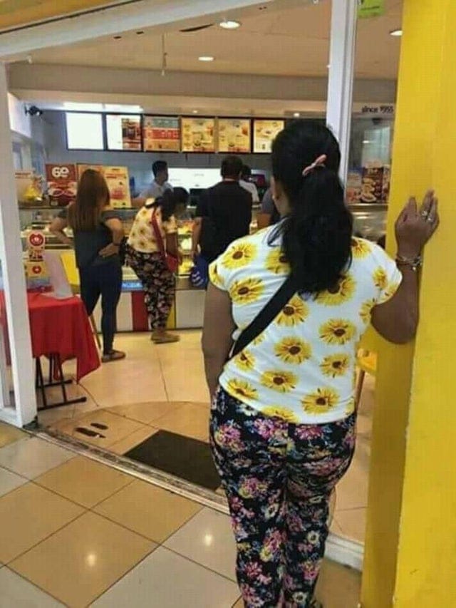 Странные совпадения, которые заставят поверить, что мы живём в матрице (17 фото)