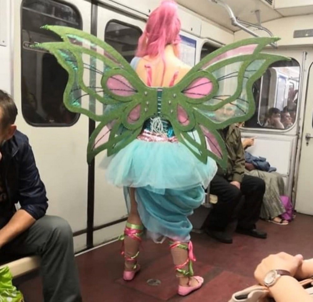 Беспощадная мода обитателей метрополитена (30 фото)