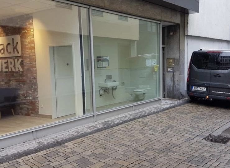 Подборка странных и сюрреалистических туалетов (15 фото) Подборка странных и сюрреалистических туалетов (15 фото)