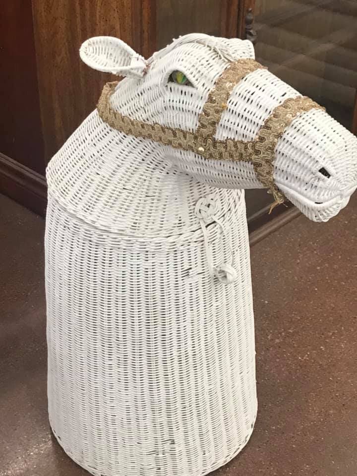 Безумные находки из секонд-хендов и барахолок (20 фото)