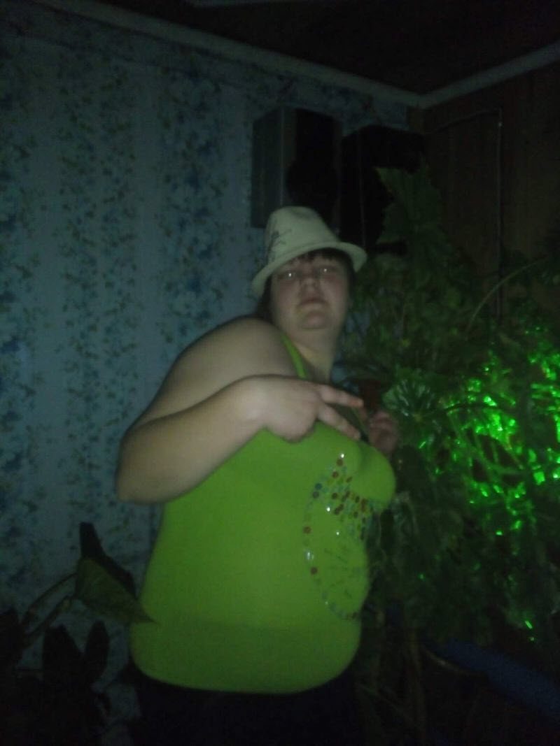 Барышни из суровой житейской реальности желают познакомиться (30 фото)