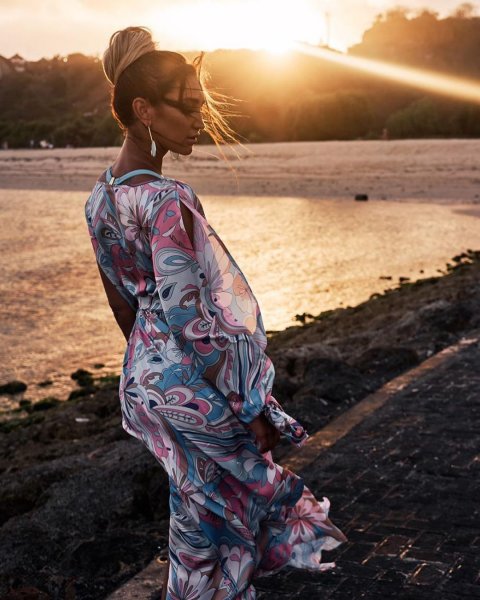 Свадьба в катафалке помогла... Собчак обогнала Бузову в рейтинге Forbes 