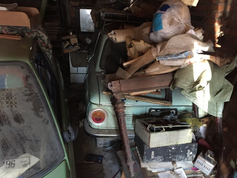 Гаражи, в которых можно найти что угодно (15 фото)