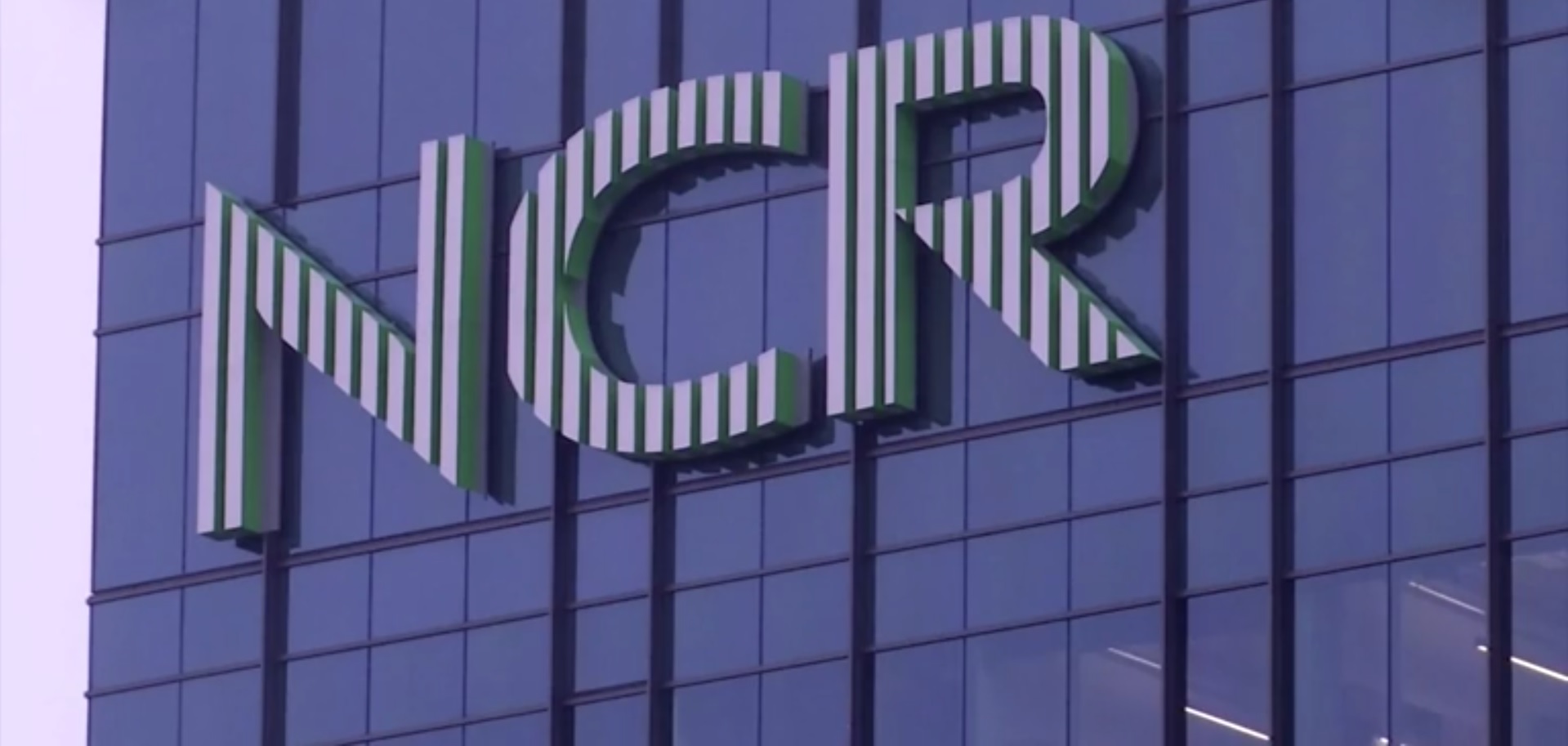 Студент добился работы мечты, используя стикеры (8 фото) Студент добился работы мечты, используя стикеры (8 фото)