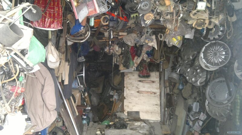 Гаражи, в которых можно найти что угодно (15 фото)